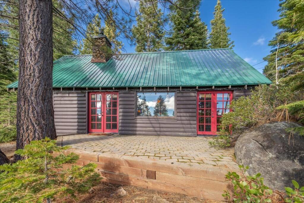 Coziest Cabin In Tahoe W Stone Fireplace Comfy Beds Close To Slopes & Lake Carnelian Bay المظهر الخارجي الصورة