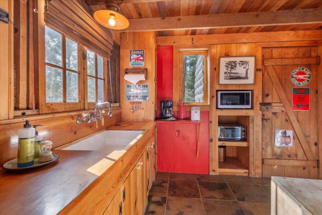 Coziest Cabin In Tahoe W Stone Fireplace Comfy Beds Close To Slopes & Lake Carnelian Bay المظهر الخارجي الصورة