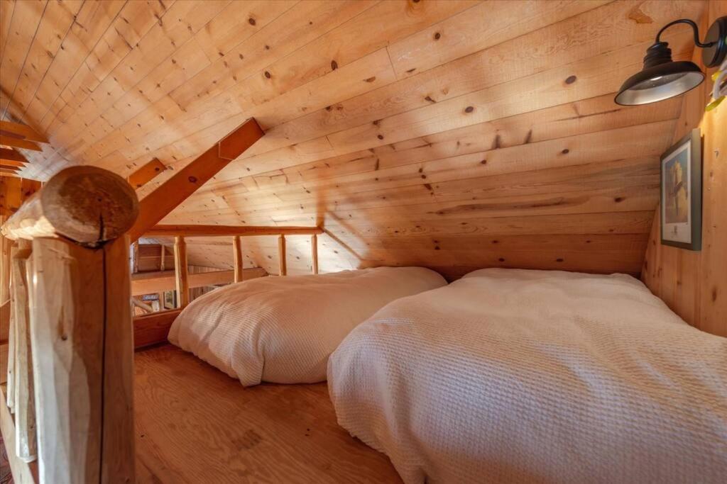 Coziest Cabin In Tahoe W Stone Fireplace Comfy Beds Close To Slopes & Lake Carnelian Bay المظهر الخارجي الصورة