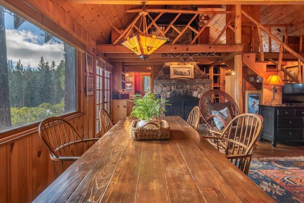 Coziest Cabin In Tahoe W Stone Fireplace Comfy Beds Close To Slopes & Lake Carnelian Bay المظهر الخارجي الصورة